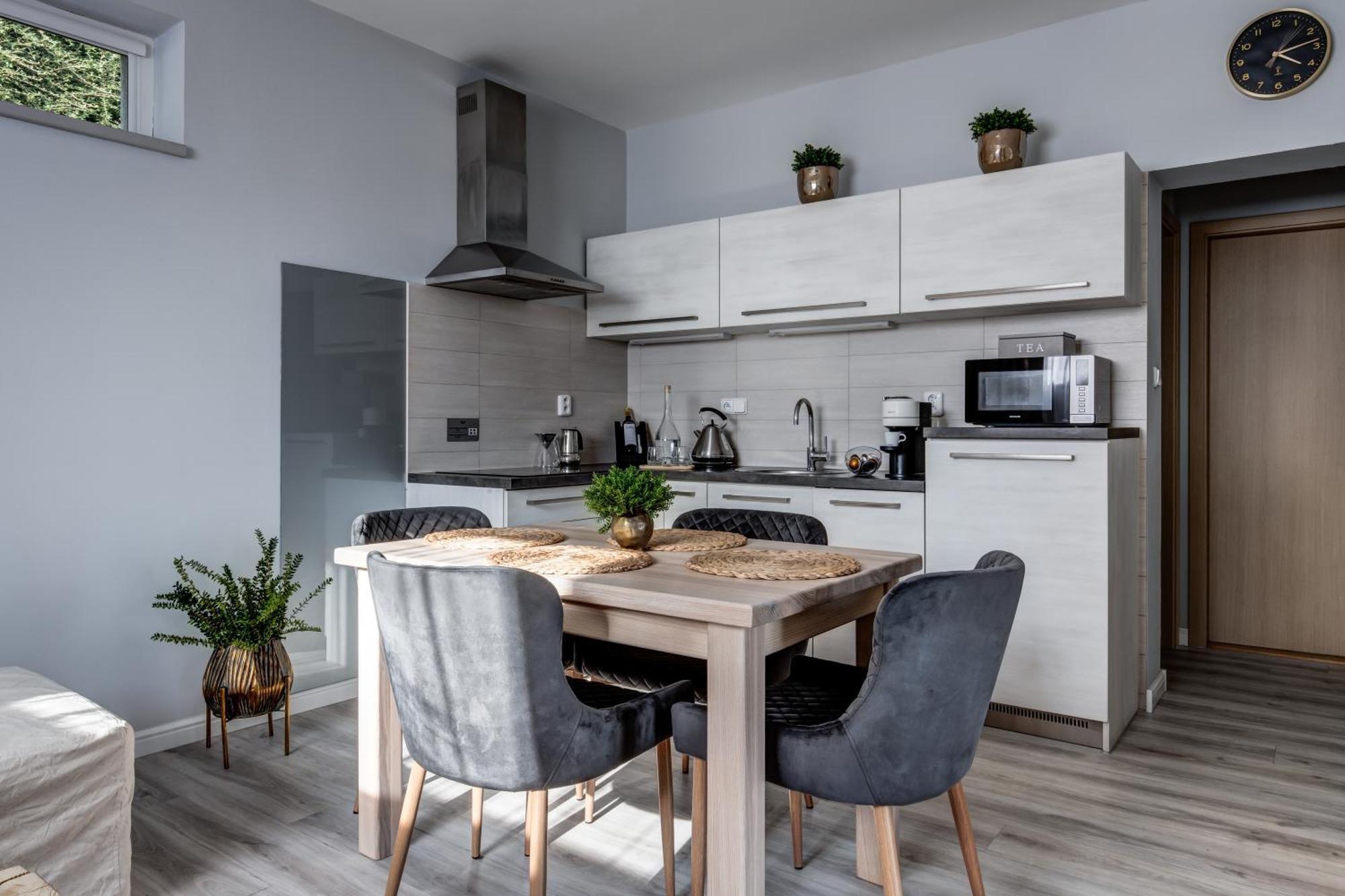 Wellness Apartmany Cesky Raj & Biokolna Lomnice nad Popelkou Esterno foto