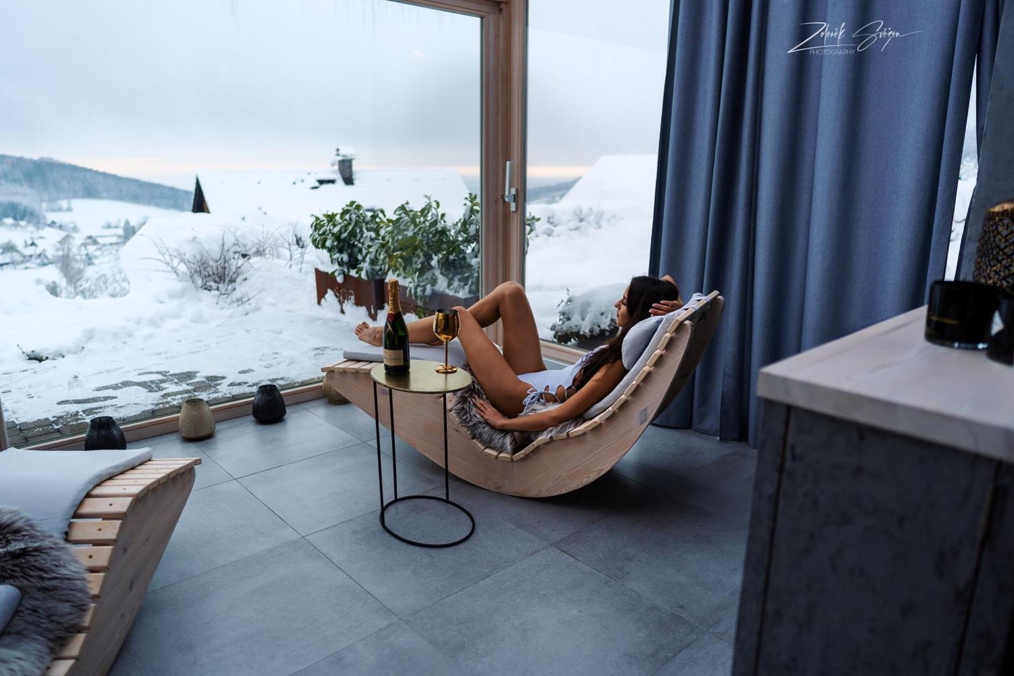 Wellness Apartmany Cesky Raj & Biokolna Lomnice nad Popelkou Esterno foto